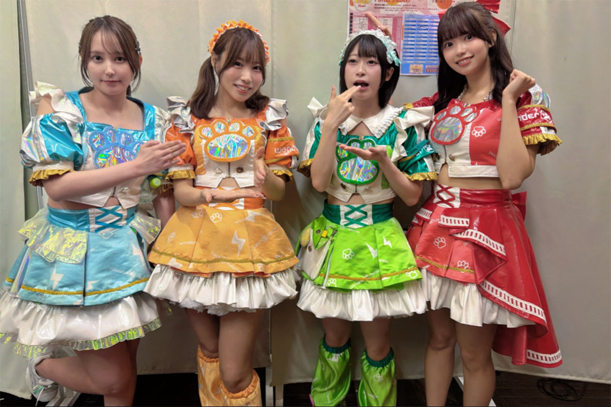 9月24日、アイドルグループ「wonder channel」からの即日解雇が発表された、一番左の緒方日菜(写真・グループのX《@_wonderchannel》より)