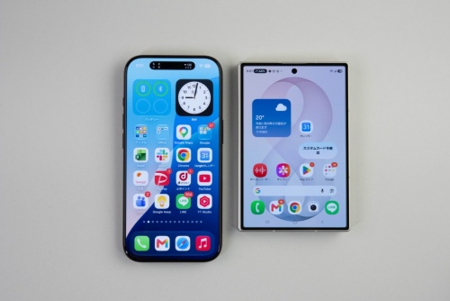 iPhone 18 Proと比べると、Galaxy Z Fold8のカバーディスプレーはより正方形に近い縦横比になっていることが分かる。この状態では、iPhoneのほうが使いやすいと感じた