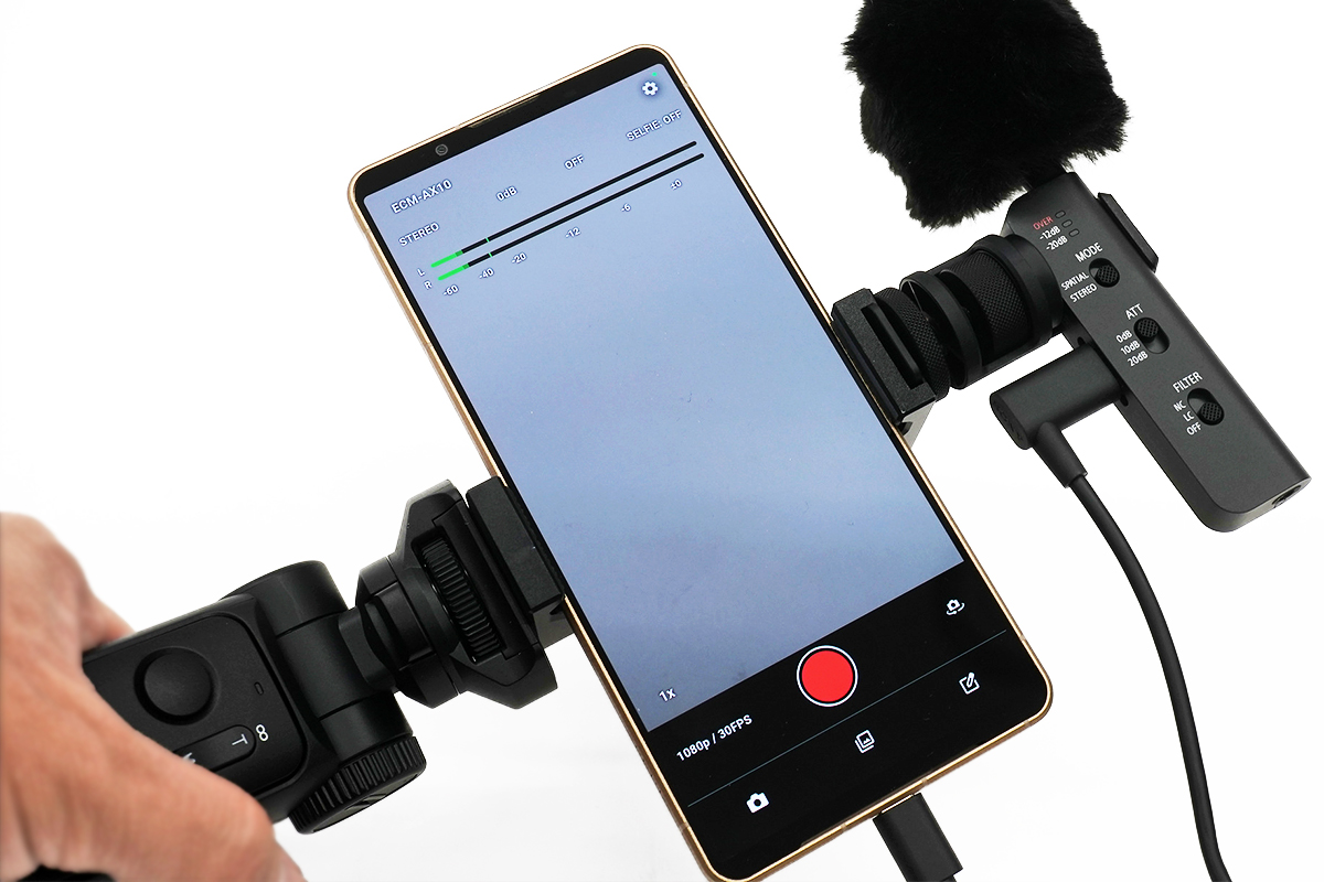 シューティンググリップに組んだXperia 1 VIIIとECM-AX10