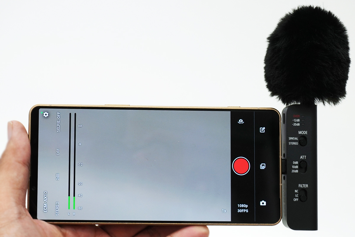 Xperia 1 VIIIに直挿ししたECM-AX10と専用アプリのレベルメーター