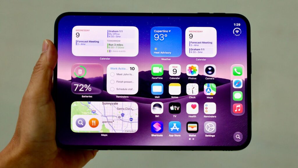 iPhone Duoを使って見えた、従来の折り畳みスマートフォンからの進化のポイント | WIRED.jp