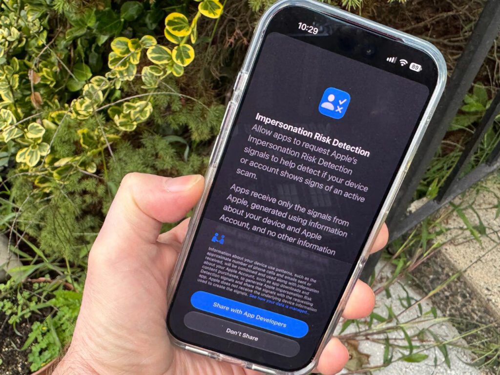 アップル、「iOS 27」で詐欺対策機能をひそかに追加 - ZDNET Japan