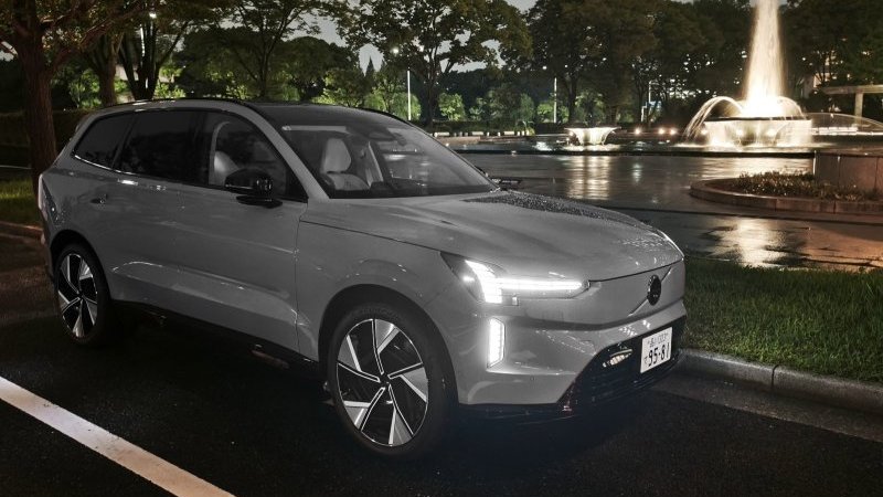 【ボルボEX90試乗】静寂の車内が、音のための空間になる。極上の音響を誇る７人乗り電動SUV　第250回東京車日記｜Pen Online