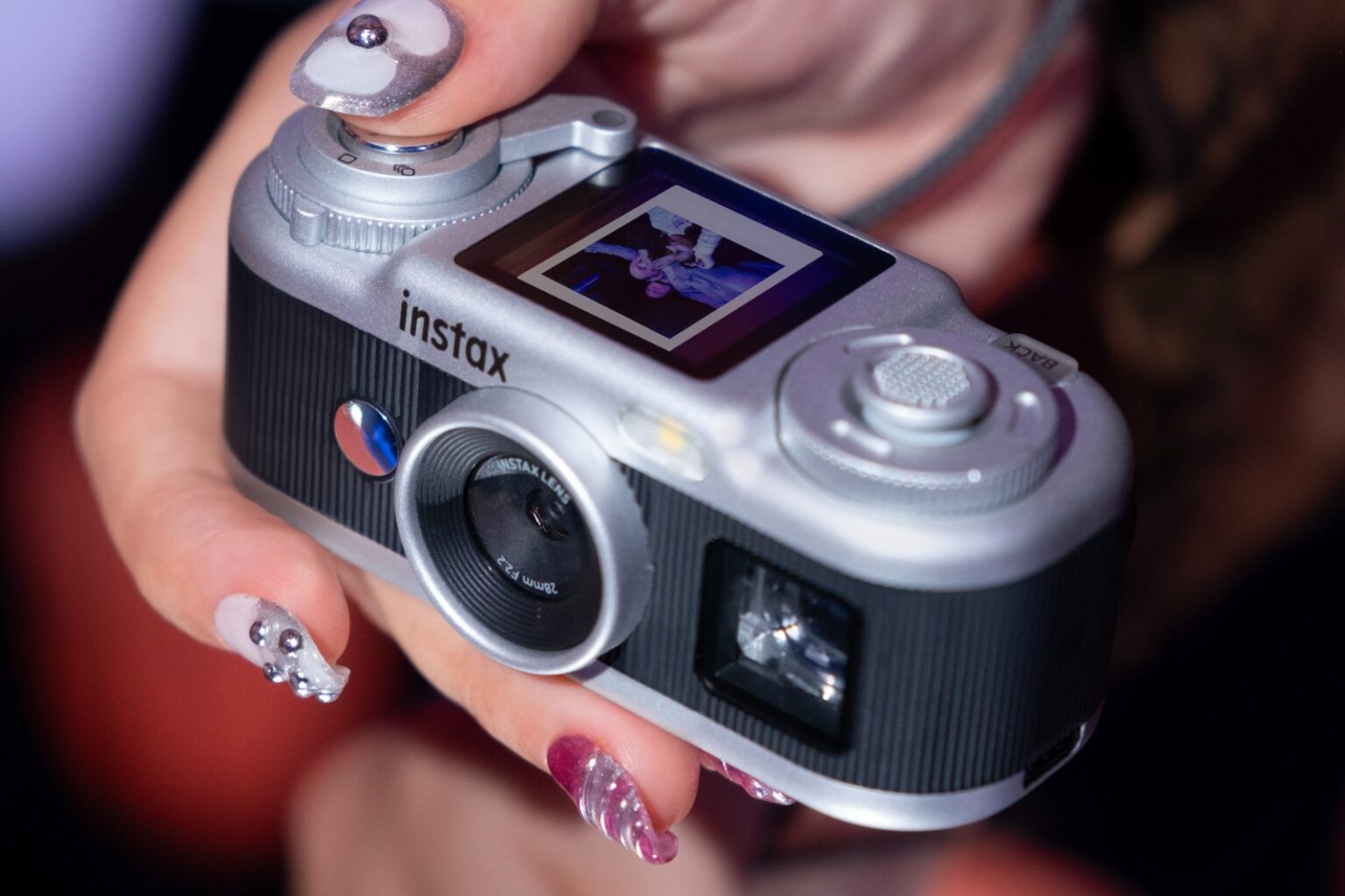 手のひらサイズカメラ“チェキ”「インスタックス パル 2」スマホと違う撮影体験、原宿でイベントも – ファッションプレス 手のひらサイズカメラ“チェキ”「インスタックス パル 2」スマホと違う撮影体験、原宿でイベントも - ファッションプレス