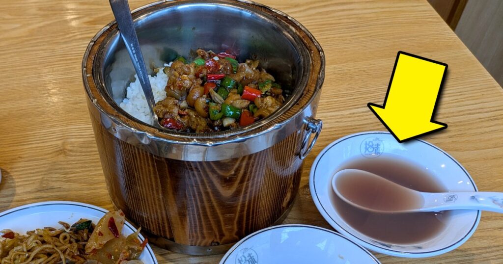 【ガチ中華】激辛 ＋ 激甘 ＝ 感覚バグ!? 1080円食べ放題の店で出会った『辛さを一瞬で消し去る魔法の汁』がスゴかった