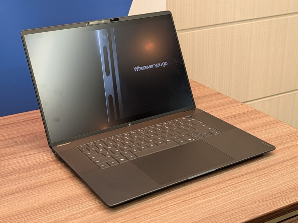 VRAM 160GBの怪物PCから999g超軽量機まで！日本HPの本気AIモデルが凄い - PC Watch