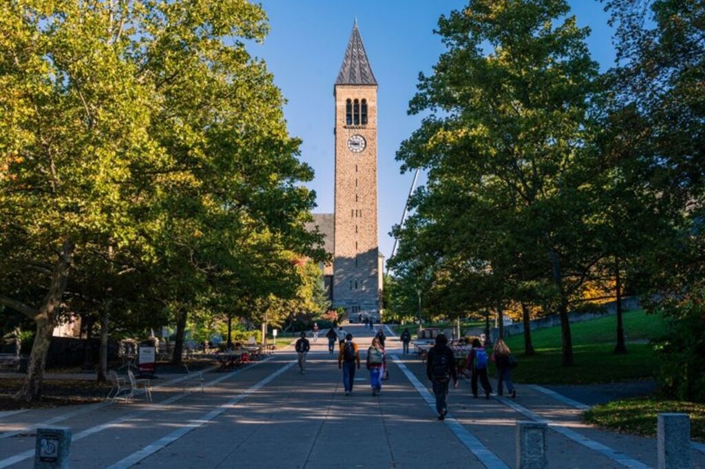 集団レイプ疑惑に揺れる米コーネル大、教職員が大学を追及　訴えられた学生は今も在籍 - CNN.co.jp