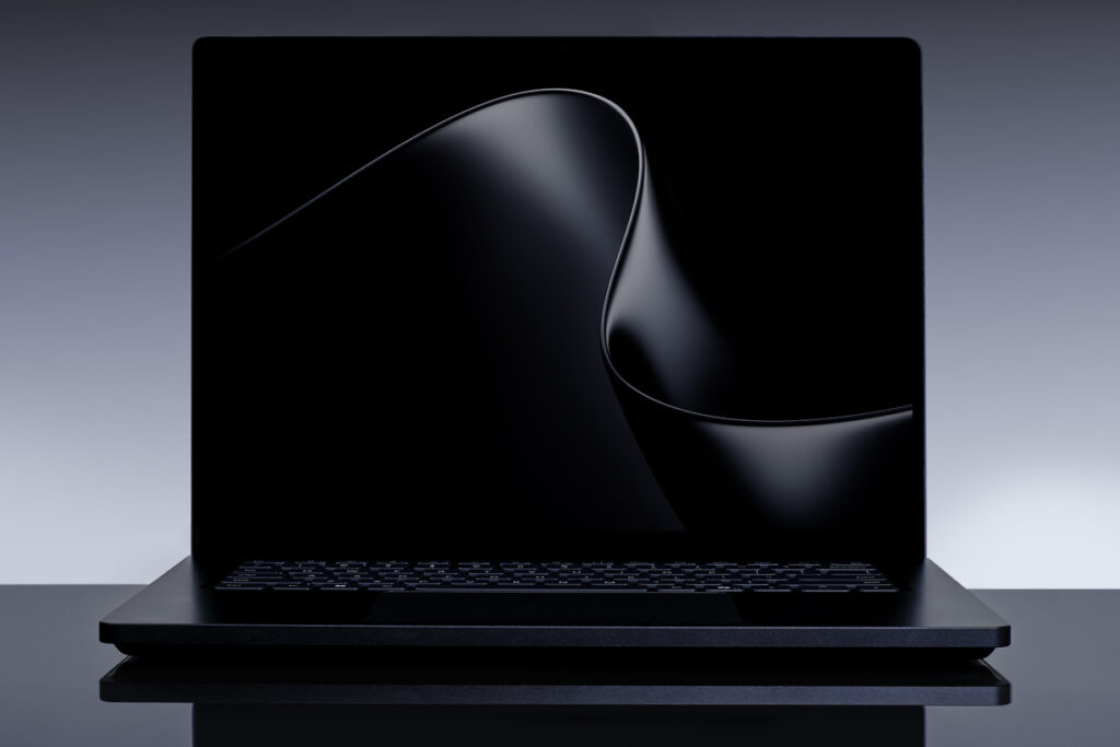 ついに来た！ NVIDIA独自SoC「RTX Spark」を搭載するノートPC「Surface Laptop Ultra」の予約受付をMicrosoftが開始