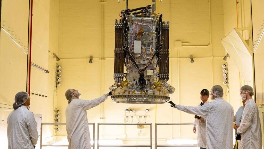 大胆な人工衛星救出ミッションはこうして記録的短時間で実現した | WIRED.jp