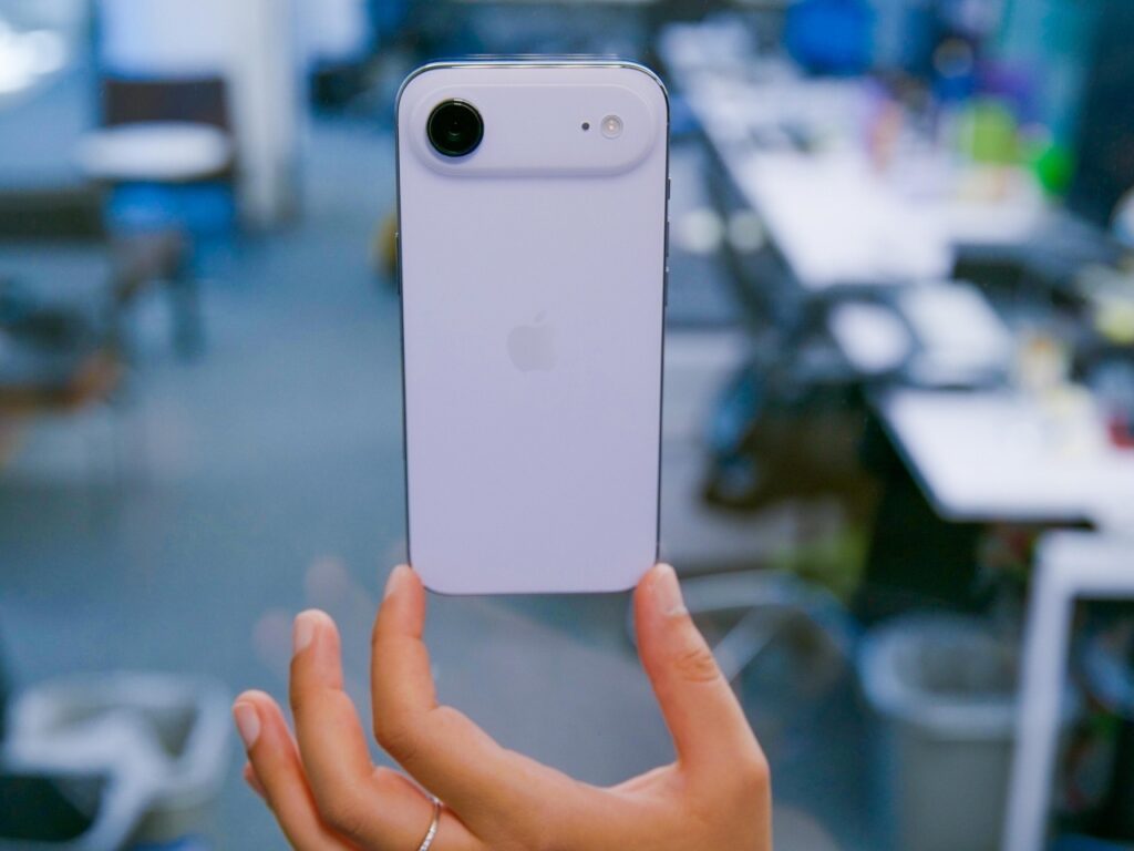 両親のiPhone買い替えは「iPhone Air」が最適解なワケ　Amazonで4万円引き - CNET Japan