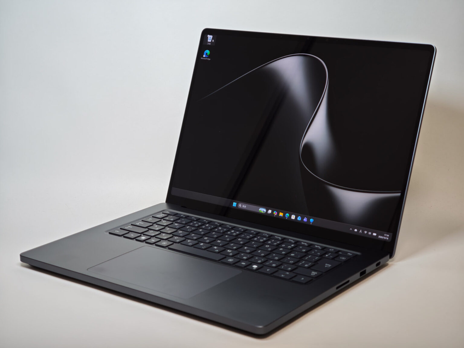 【笠原一輝のユビキタス情報局】フロンティアモデルAIを出先でも！NVIDIA RTX Spark搭載Surface実機レビュー - PC Watch