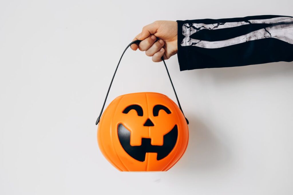 「僕だってお菓子ほしいよ」子ども会ハロウィンイベントに仮装姿で来た「会費未納」の子。断ったときに親が放ったまさかの言葉とは | FORZA STYLE｜ファッション＆ライフスタイル[フォルツァスタイル]