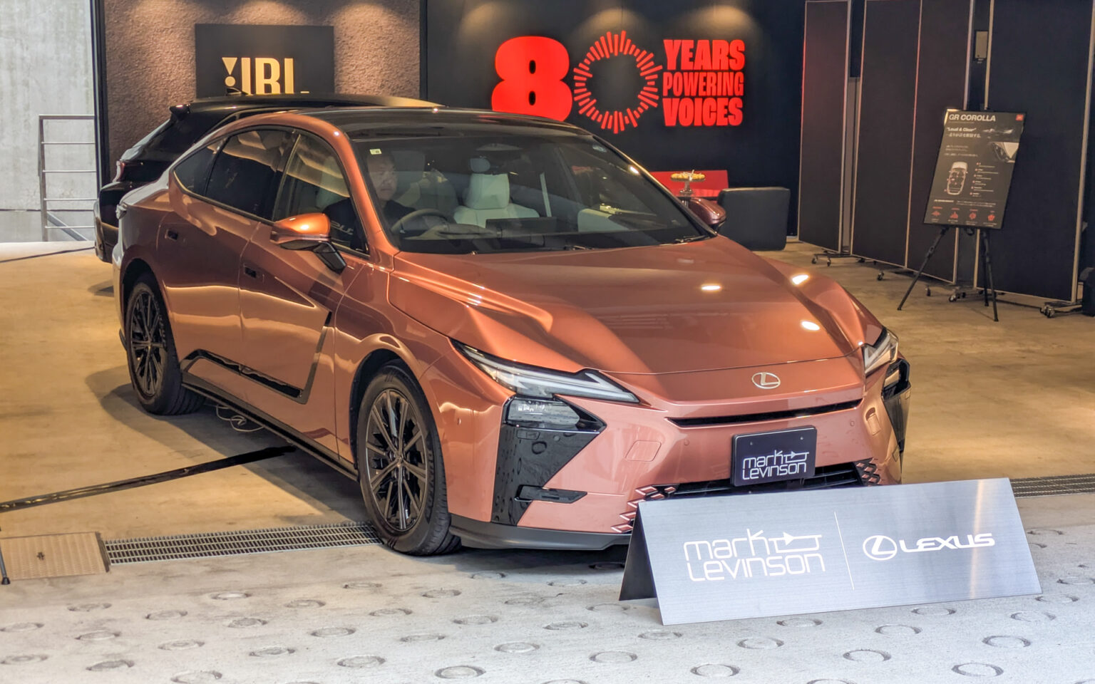 新型レクサス「ES」のマークレビンソン、トヨタ「GRカローラ」のJBL、最新サウンドシステムを体感してみた – Car Watch 新型レクサス「ES」のマークレビンソン、トヨタ「GRカローラ」のJBL、最新サウンドシステムを体感してみた - Car Watch