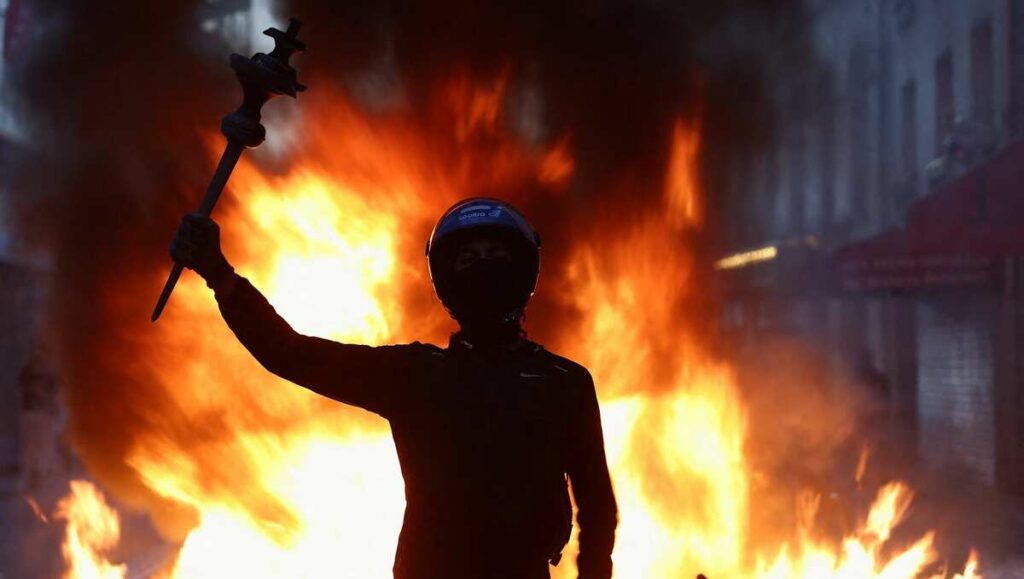暴動と政治、フランスの荒廃とその余波(1/2) | JBpress (ジェイビープレス)