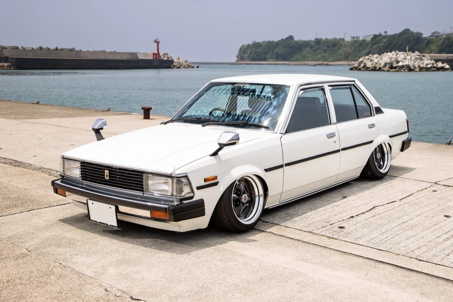 「FR最後のカローラ“ナナマル”を自分流に！」AE86の4A-GEエンジンとエアサスで描く理想形 | Motor Fan｜自動車情報のモーターファン