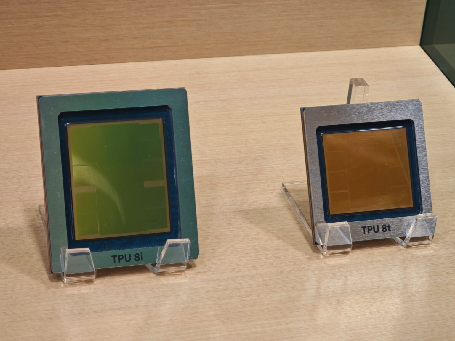 脱GPUが加速、OracleもGoogle製TPUを選択 - PC Watch