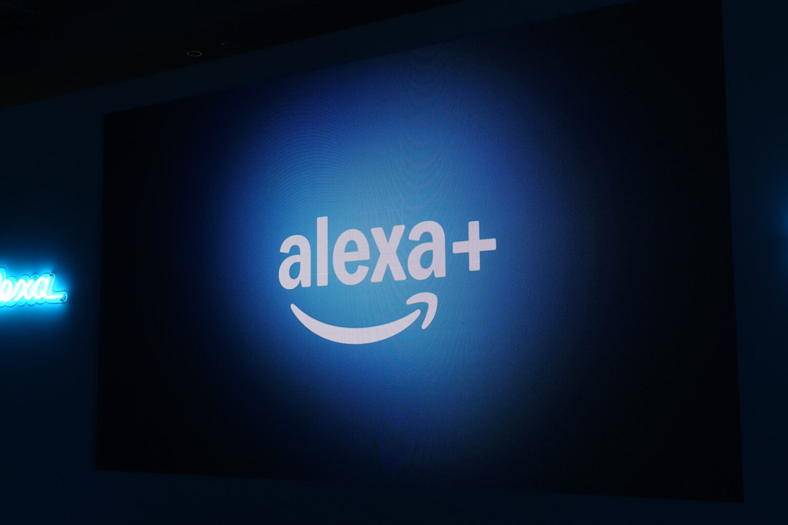 アマゾン「Alexa+」、提供開始　月額3000円でプライム会員は無料 - ケータイ Watch