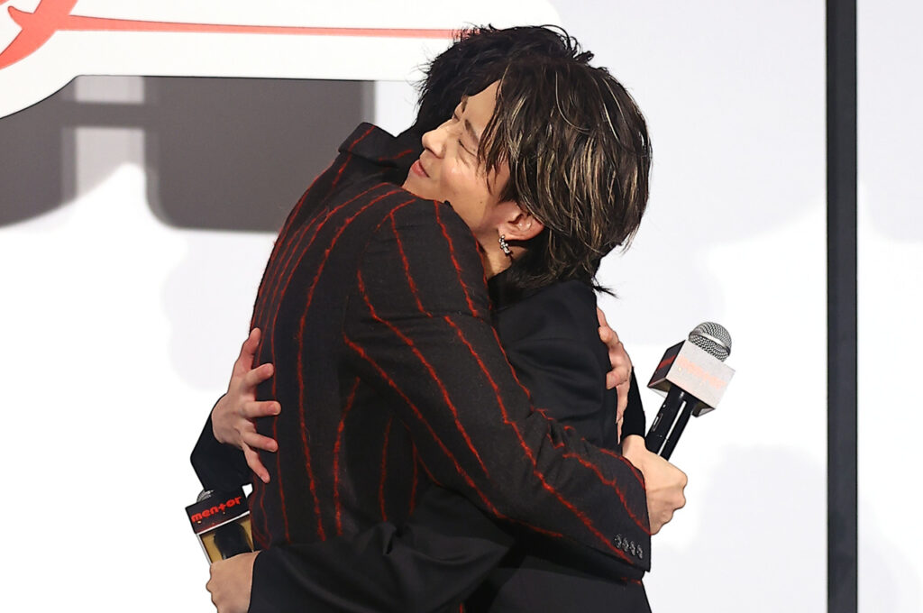 末澤誠也 磯村勇斗と『mentor』イベで熱烈ハグさせられる!吉田恵輔監督から15年後「美人で撮りたい」 末澤誠也 磯村勇斗と『mentor』イベで熱烈ハグさせられる!吉田恵輔監督から15年後「美人で撮りたい」