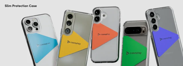 スリムプロテクションケースを着けた5台のスマホ。透明ケースに色付き三角のcaseplayロゴ
