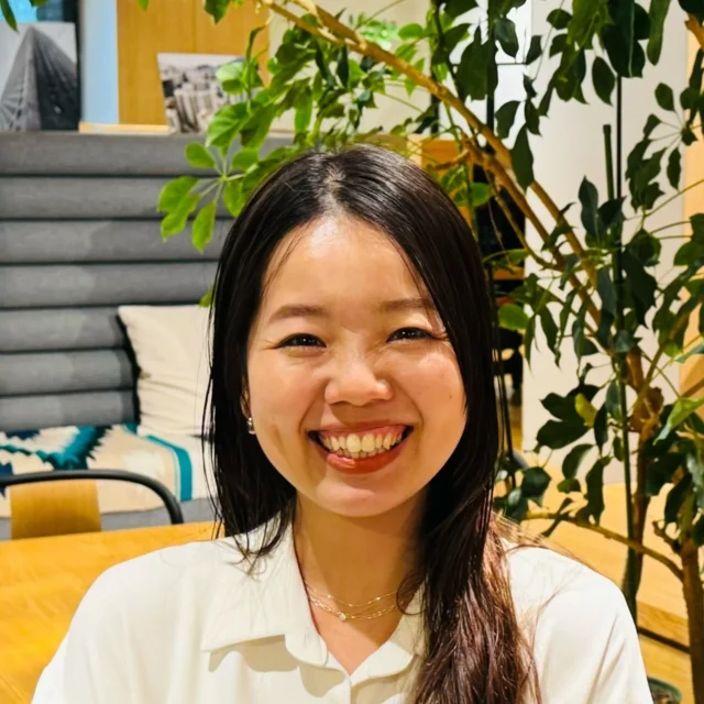 企画者 LIFULL HOME'S事業本部 梶川美久里氏の笑顔のポートレート