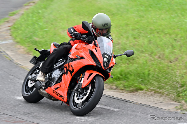 スズキ GSX-8R