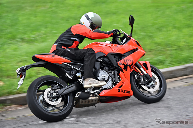 スズキ GSX-8R