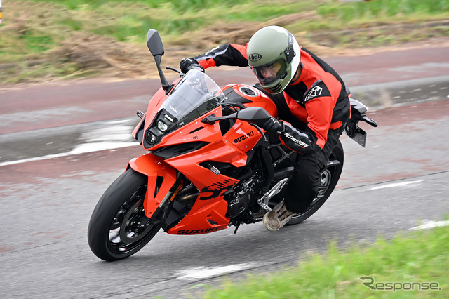 スズキ GSX-8R