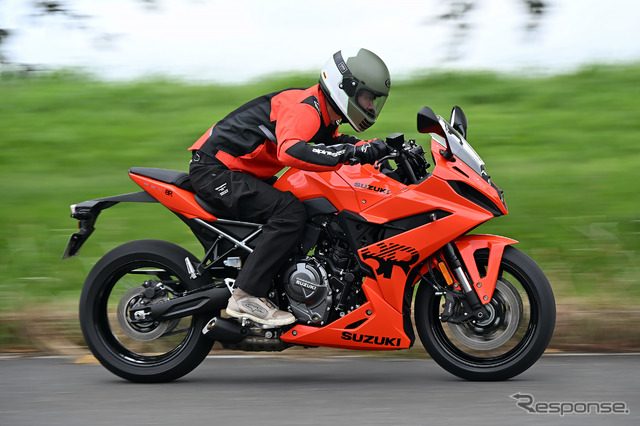 スズキ GSX-8R