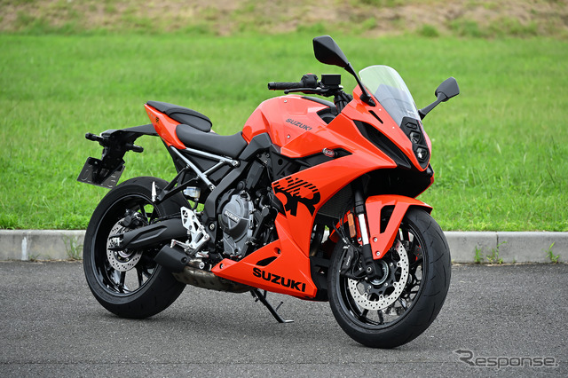 スズキ GSX-8R
