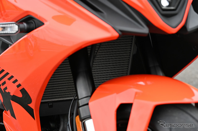 スズキ GSX-8R