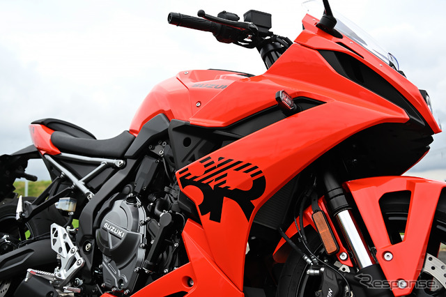 スズキ GSX-8R