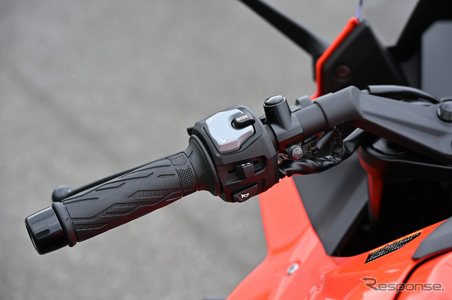 スズキ GSX-8R