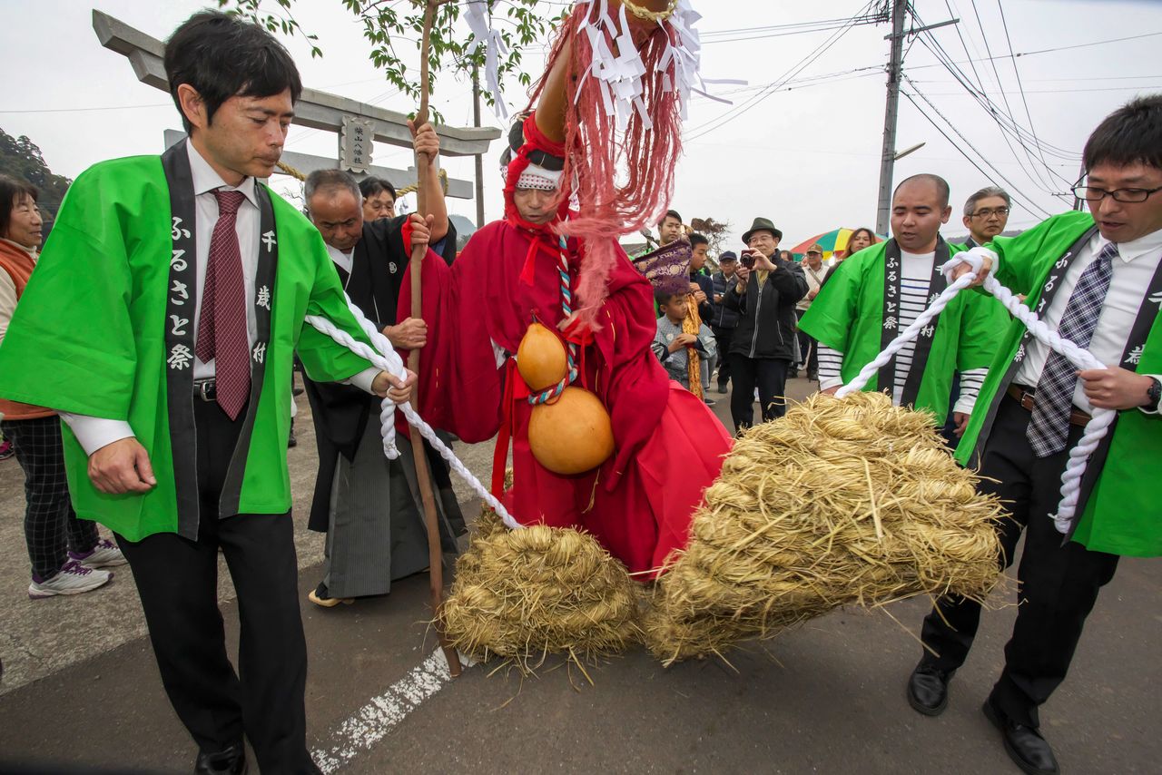 補助されながらゆっくり進む