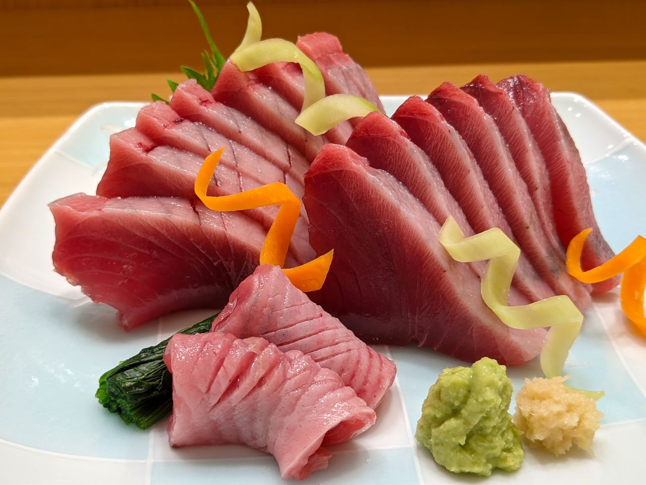 気仙沼の和食店「宮登」では新鮮なカツオの刺し身を味わえる（宮登提供）