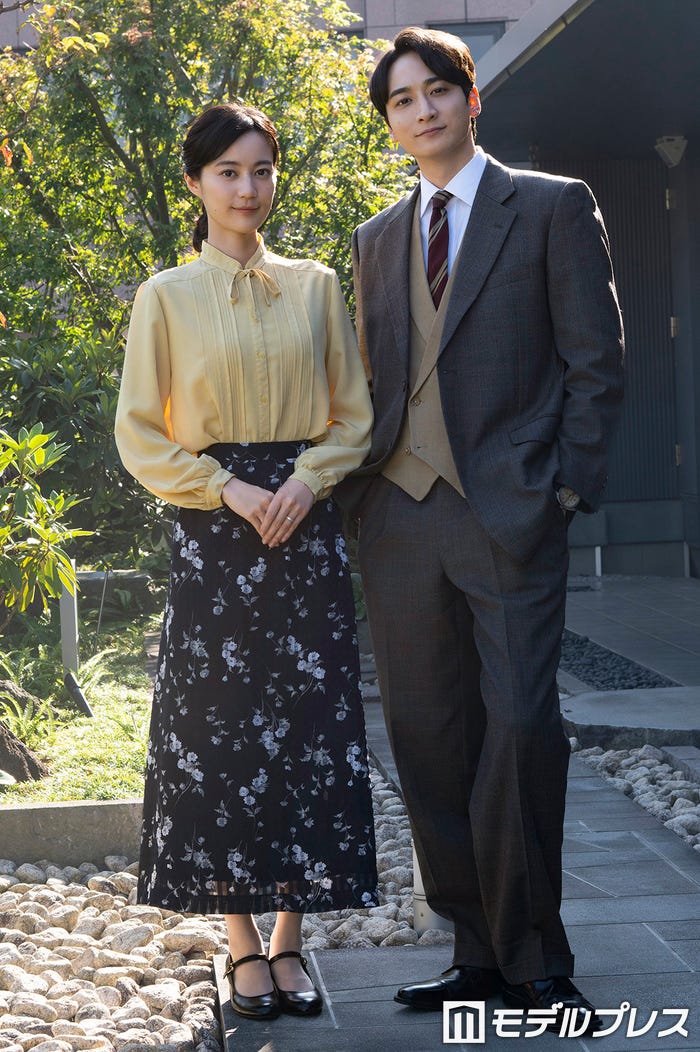 生田絵梨花、小関裕太（C）モデルプレス