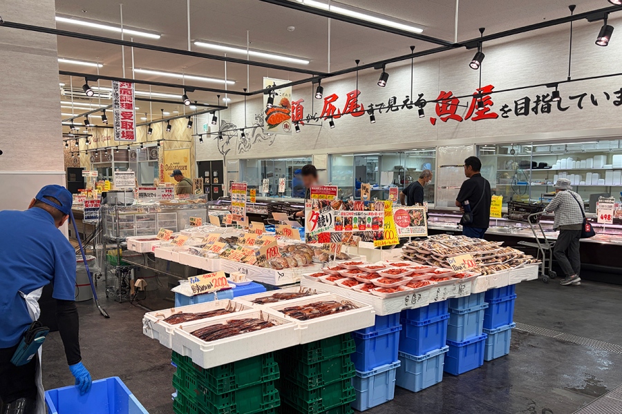 「バロー」の鮮魚コーナー（Lmaga.jp撮影）