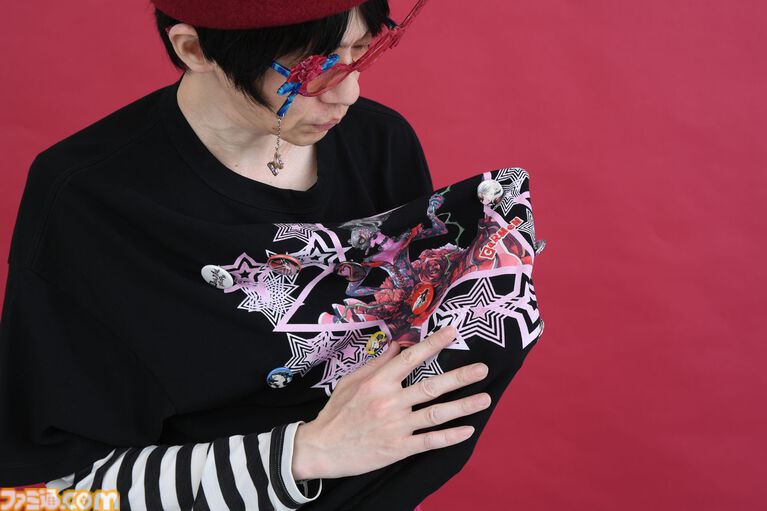 【P5R】『ペルソナ5 ザ・ロイヤル』とbeautiful peopleコラボの上下逆で着られるブルゾンって何なんだ。意味不明レベルの構造設計技術