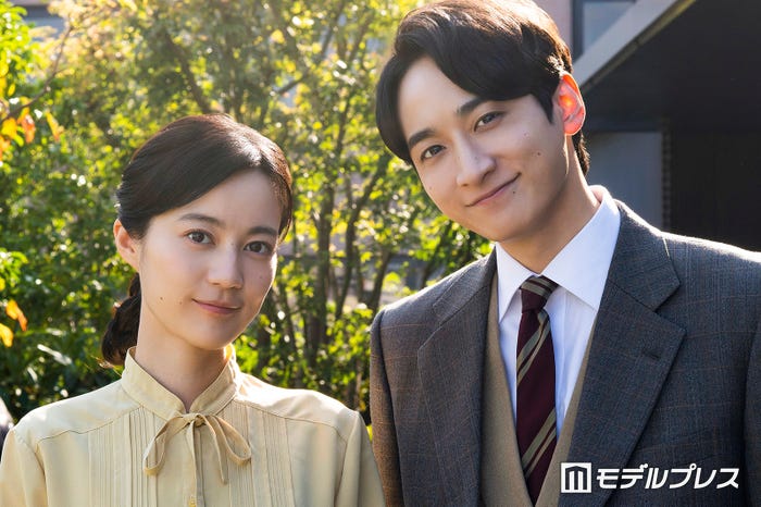 生田絵梨花、小関裕太（C）モデルプレス