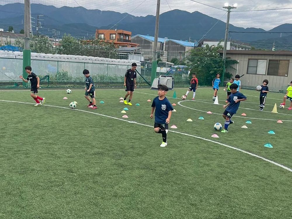 【参加者募集】11月8日（日）小学1年〜4年生対象「日本端子SB-CAMPUSはだのOPEN記念 キッズサッカー教室」開催@日本端子SB-CAMPUSはだの « 湘南ベルマーレ公式サイト