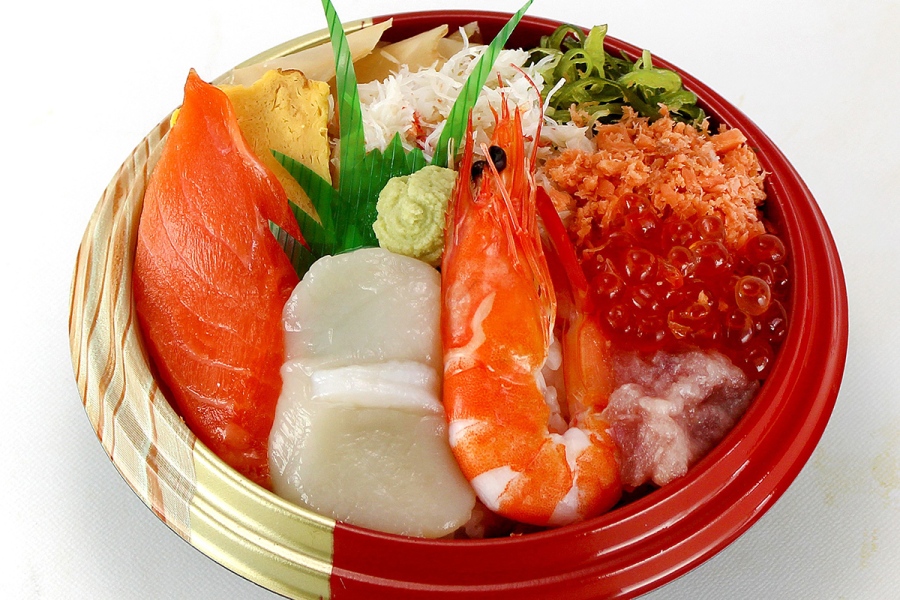 「雑魚亭」のいそなぎ（1080円、平日限定）