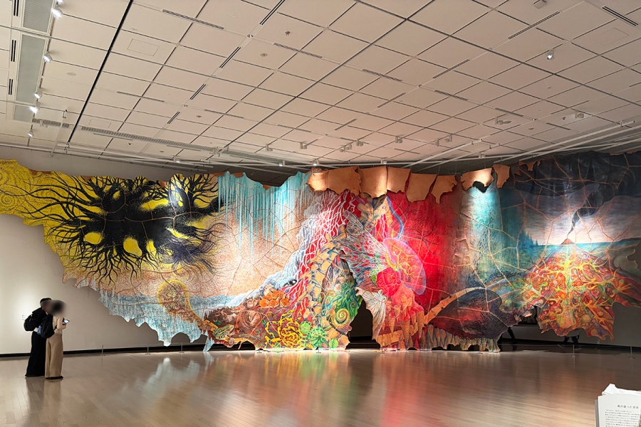 《川緞帳》鴻池朋子 2015（Lmaga.jp撮影）