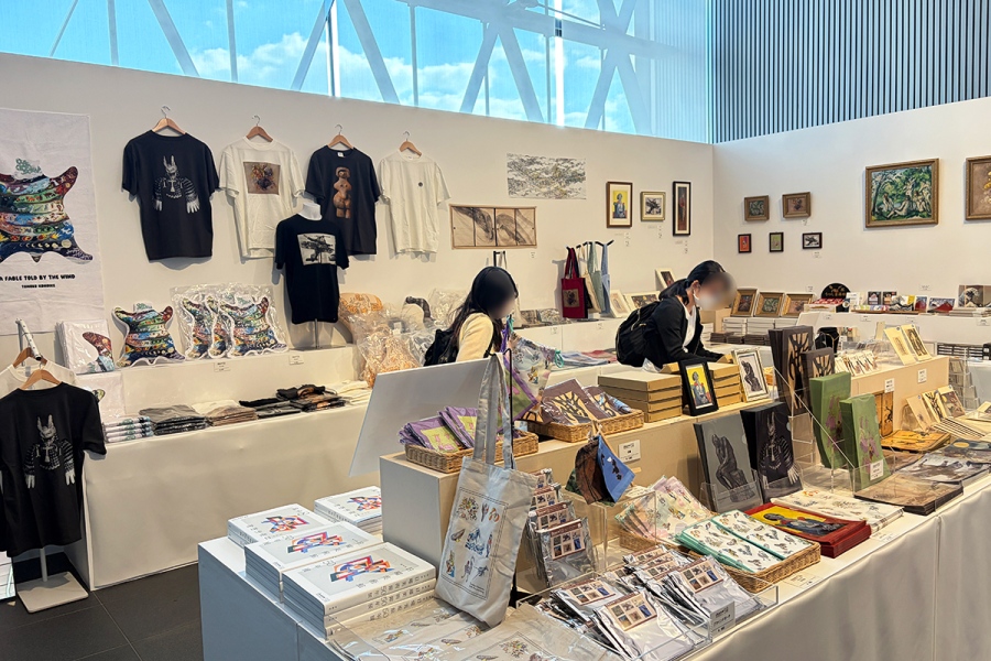 『ＮＨＫ日曜美術館５０年展』グッズ売り場（Lmaga.jp撮影）