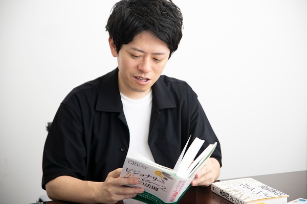 「これから事業を立ち上げたいと考えている、すべてのスタートアップ経営者に読んでほしい1冊です」と内藤さんは語る