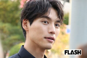 永山瑛太＆福士蒼汰、釜山“神ファンサ”姿キャッチ!　帰国便はまさかの隣席「2時間ぶっ通しおしゃべり」で意気投合