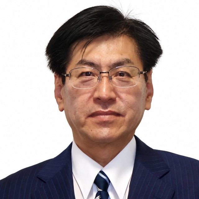 青木 栄二氏