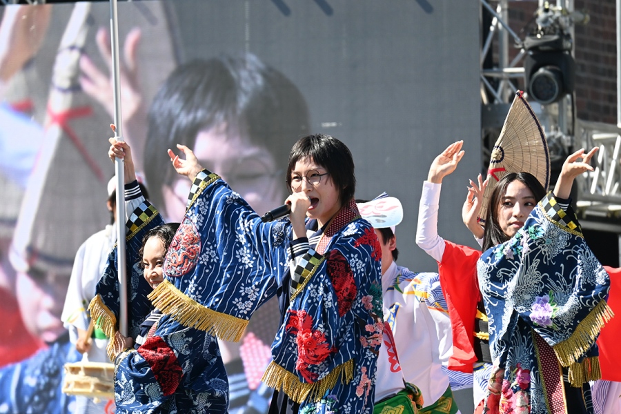 『“EXPO Beat Jam”』に出演した新しい学校のリーダーズ（10月13日・USJ／Lmaga.jp撮影）
